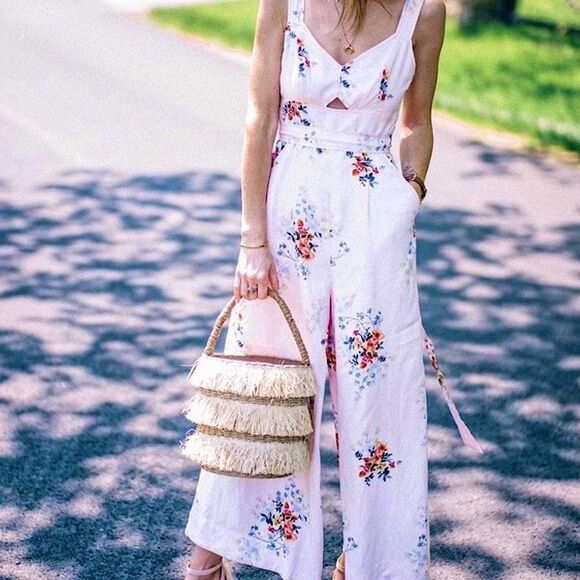 Anthropologie Akemi + Kin Adia Jumpsuit Light Pink Floral Linen Blend Size 4 - Picture 3 of 15